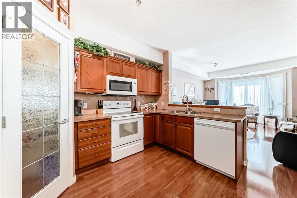 276, 15 Everstone Drive SW, Calgary, Alberta  T2Y 5B5 - Photo 3 - A2299595