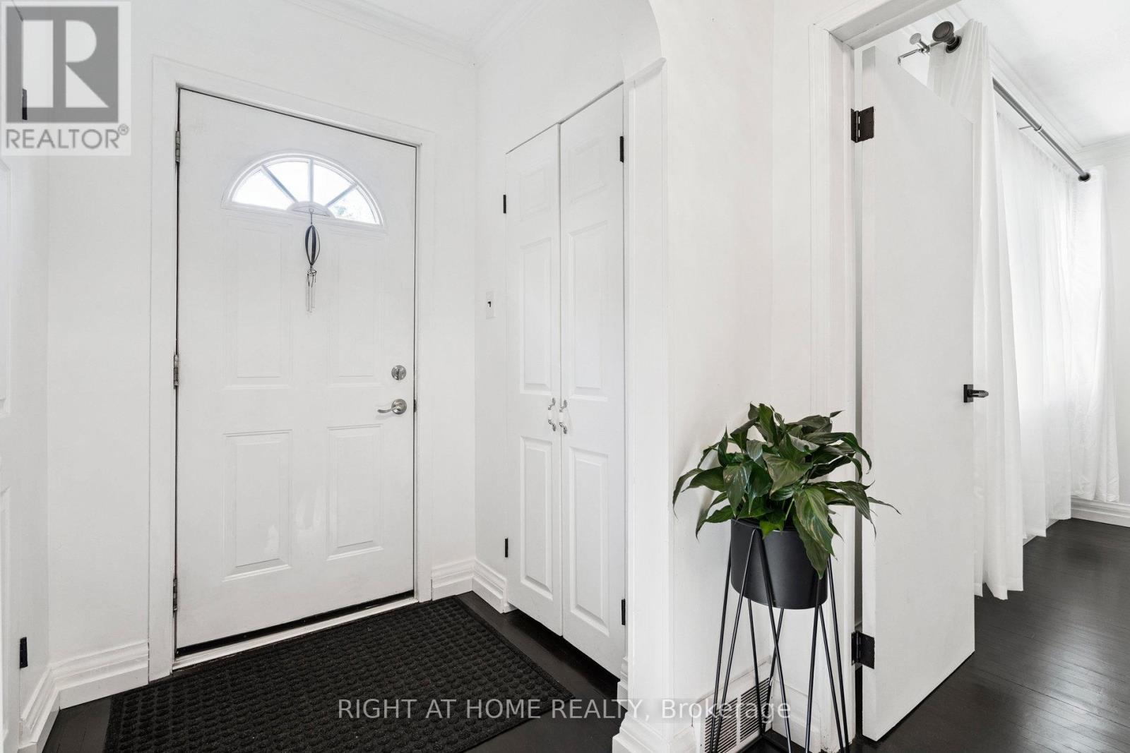 105 Glenridge Avenue, St. Catharines, Ontario  L2R 4X5 - Photo 36 - X13022192