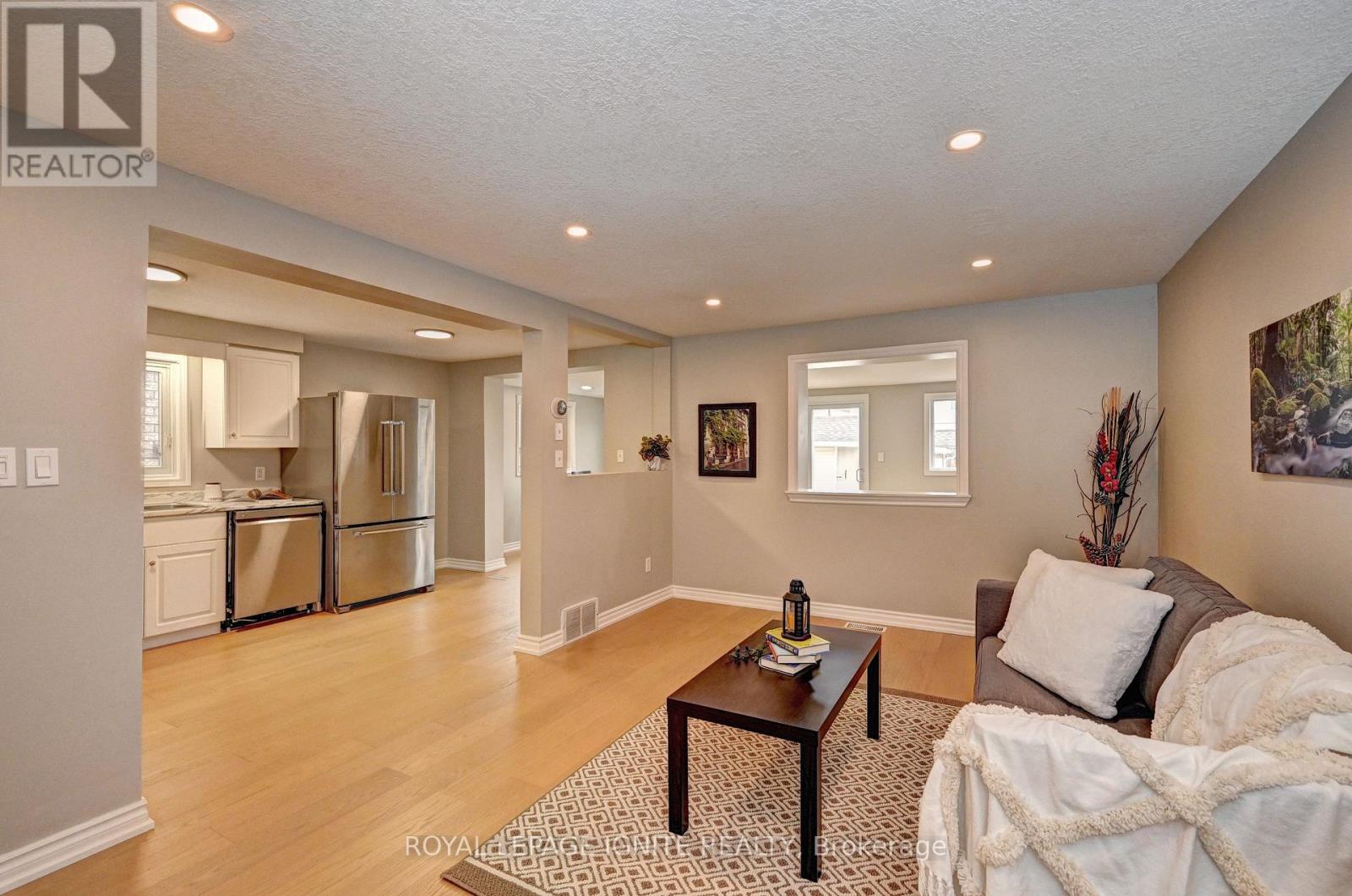 30 Bridlewreath Street, Kitchener, Ontario  N2E 3V5 - Photo 16 - X13022250