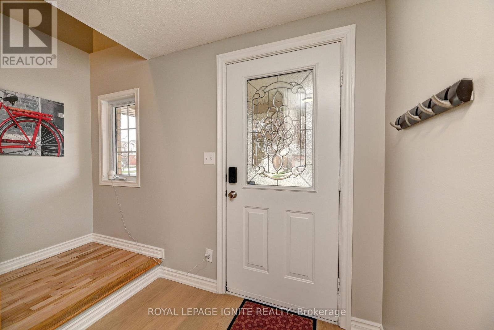 30 Bridlewreath Street, Kitchener, Ontario  N2E 3V5 - Photo 6 - X13022250