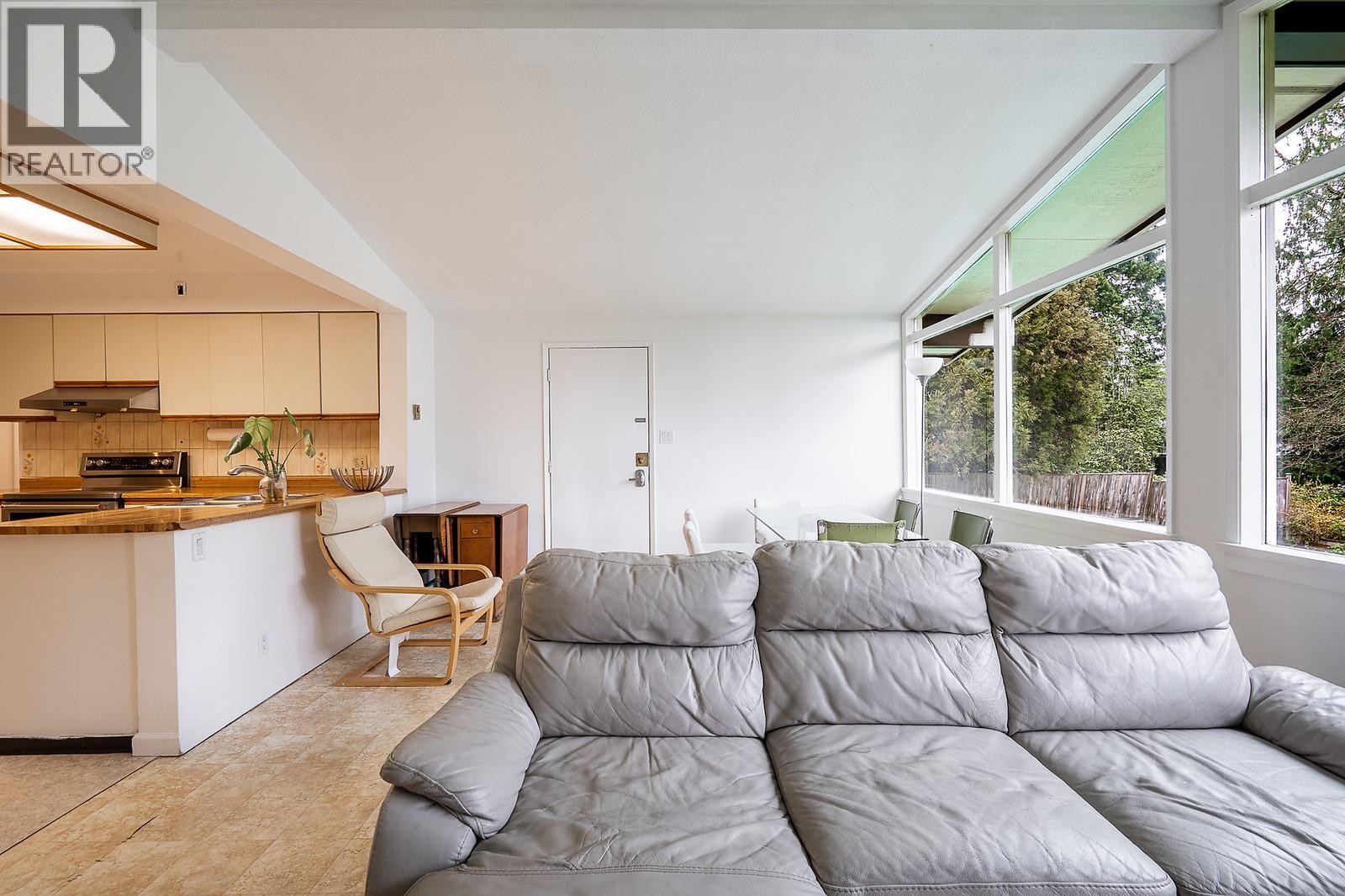 1440 Mountain Highway, North Vancouver, British Columbia  V7J 2M3 - Photo 13 - R3113463