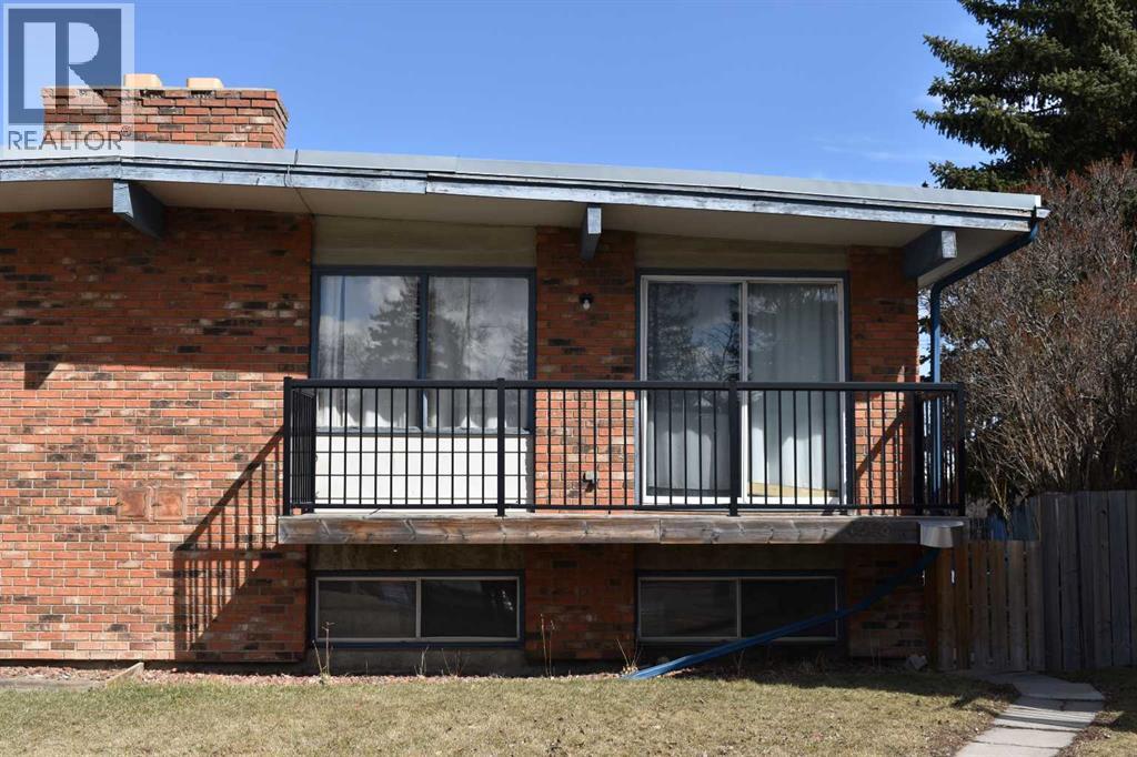 6348 Bowmont Crescent NW, Calgary, Alberta  T3B 2H4 - Photo 3 - A2301029