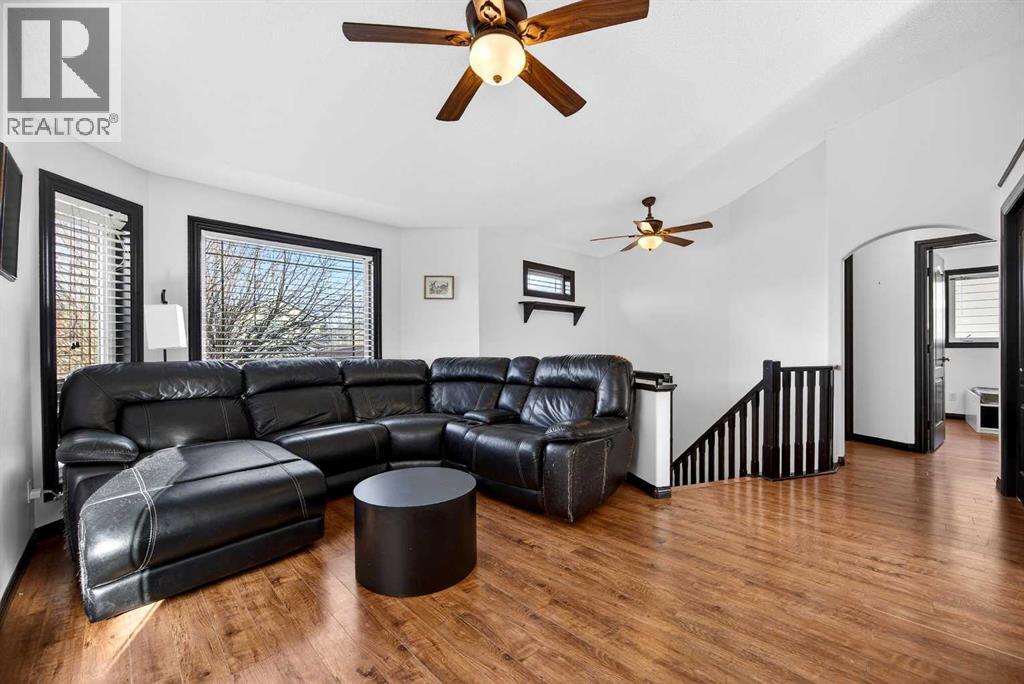 1503 Thorburn Drive SE, Airdrie, Alberta  T4A 2C6 - Photo 5 - A2301078