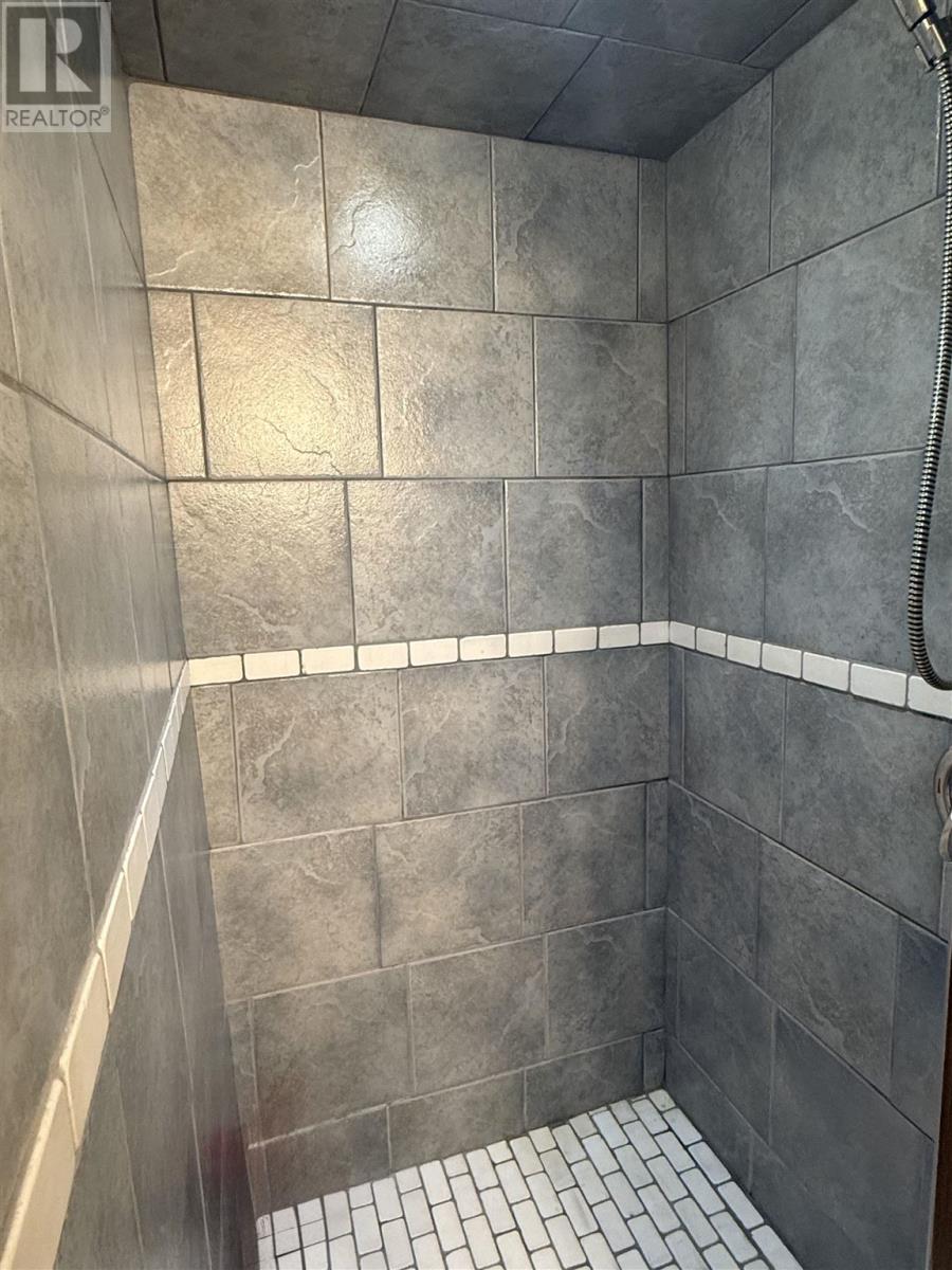 41 Robertson Rd, Elliot Lake, Ontario  P5A 1C9 - Photo 38 - SM260342