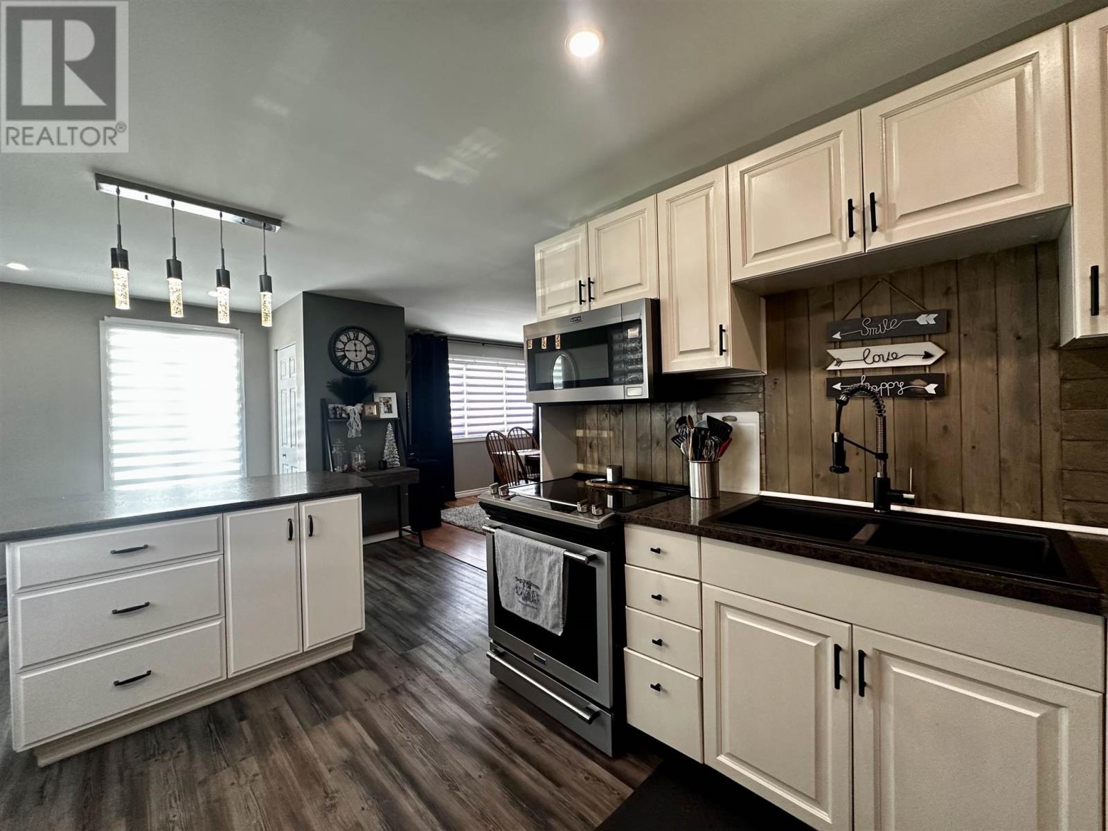 61 Axmith Ave, Elliot Lake, Ontario  P5A 1B5 - Photo 11 - SM260470