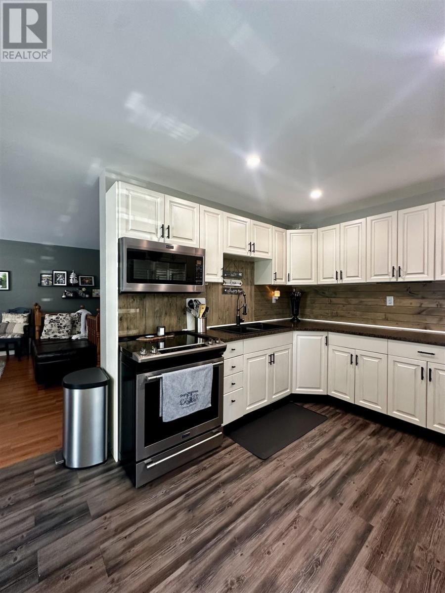 61 Axmith Ave, Elliot Lake, Ontario  P5A 1B5 - Photo 15 - SM260470