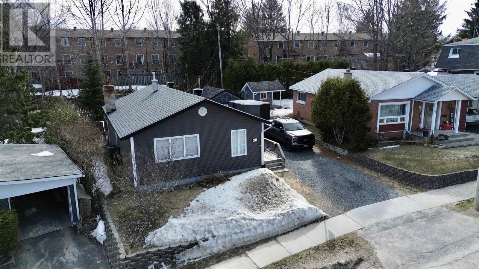 61 Axmith Ave, Elliot Lake, Ontario  P5A 1B5 - Photo 2 - SM260470