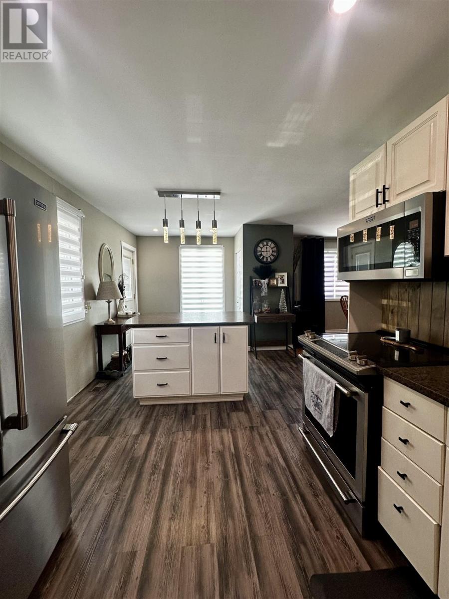 61 Axmith Ave, Elliot Lake, Ontario  P5A 1B5 - Photo 14 - SM260470