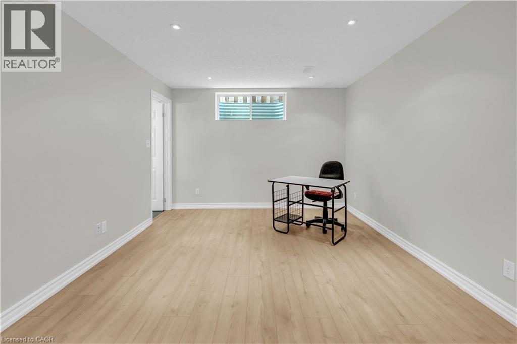 22 Dahlia Street, Kitchener, Ontario  N2E 4A9 - Photo 31 - 40818567