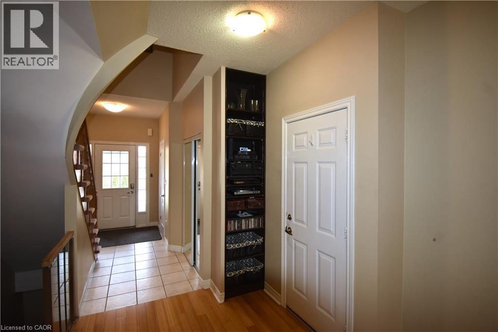 2229 Walkers Line Unit# 9, Burlington, Ontario  L7M 4X4 - Photo 13 - 40810333