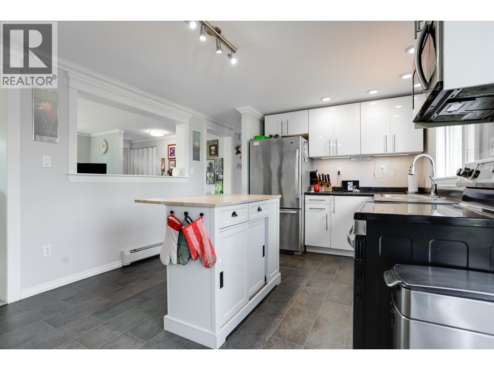 62 Clifford Street, Kitimat, British Columbia  V8C 1B4 - Photo 9 - R3113313