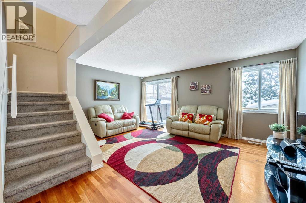 60, 115 Bergen Road NW, Calgary, Alberta  T3K 1P2 - Photo 2 - A2295734