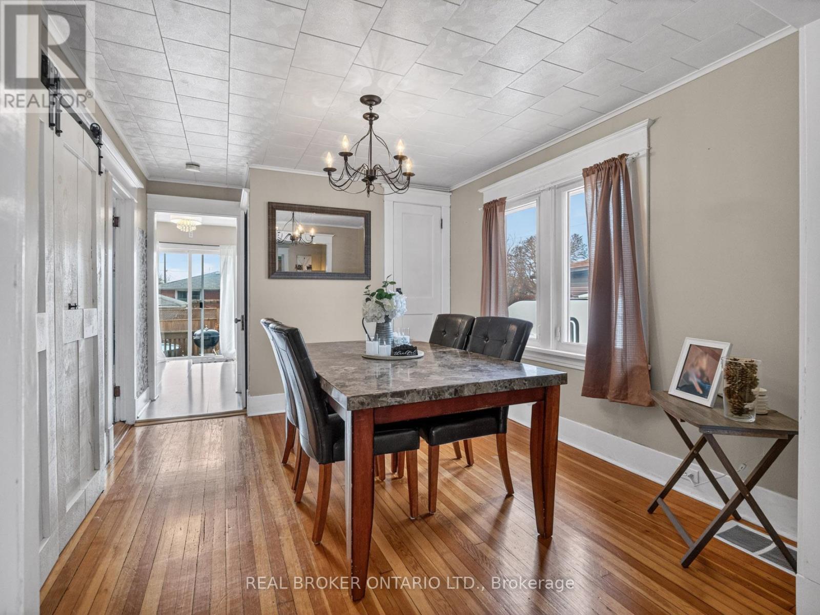 65 Christmas Street, Port Colborne, Ontario  L3K 1M4 - Photo 3 - X13021722