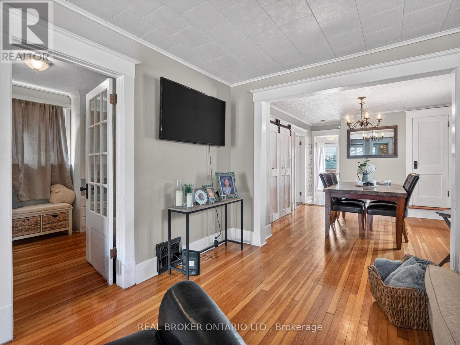 65 Christmas Street, Port Colborne, Ontario  L3K 1M4 - Photo 4 - X13021722