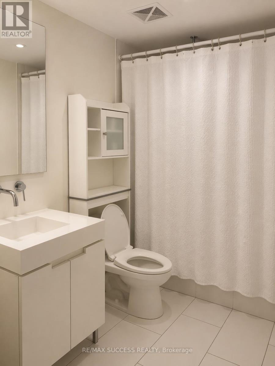 310 - 25 Oxley Street, Toronto, Ontario  M5V 2J5 - Photo 8 - C13022302