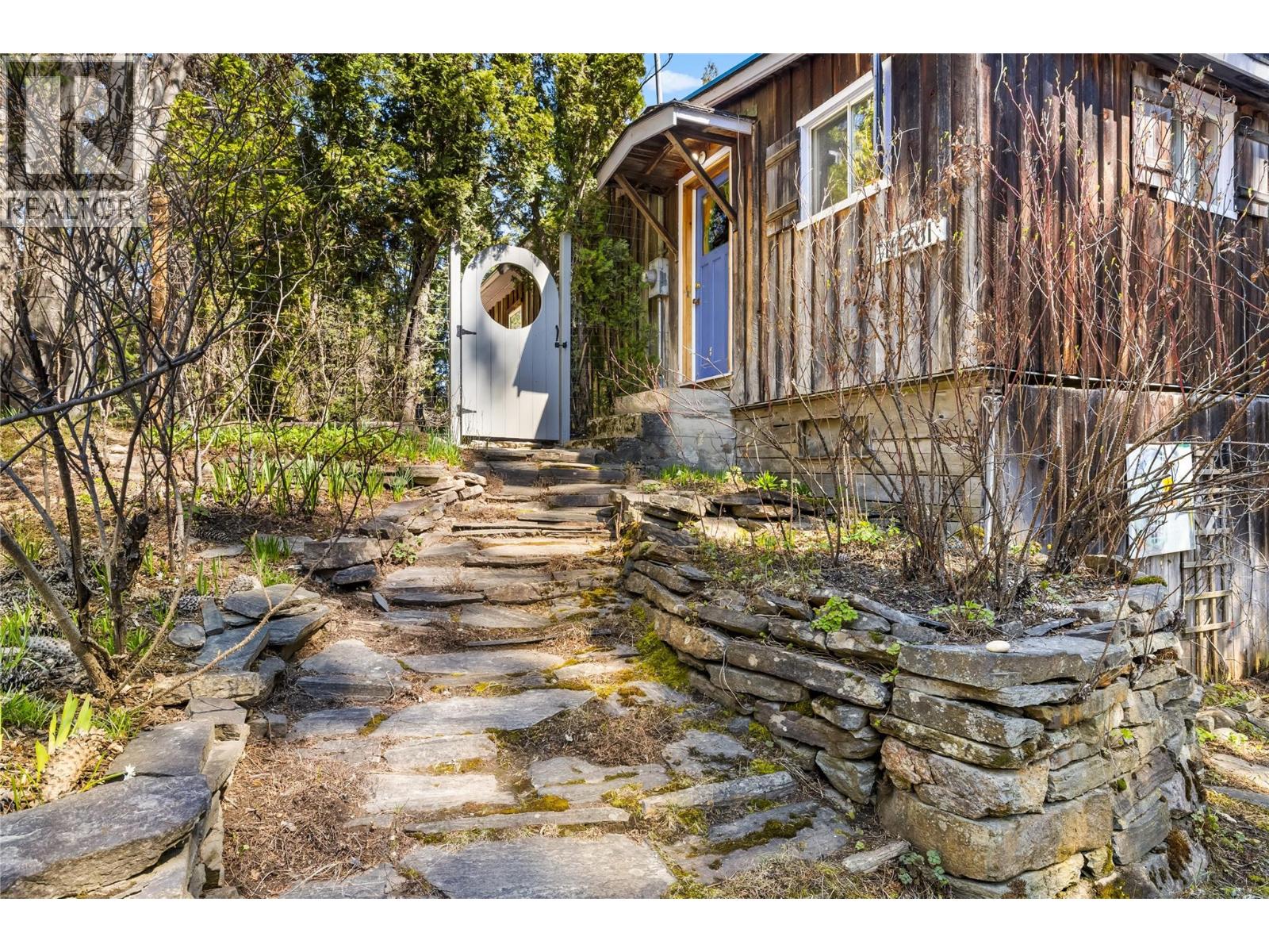 16281 3a Highway, Crawford Bay, British Columbia  V0B 1E0 - Photo 7 - 10384100