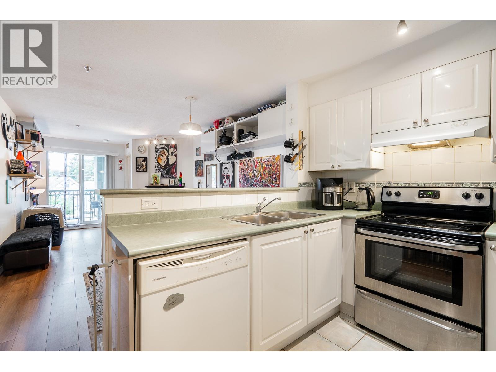 212 868 Kingsway, Vancouver, British Columbia  V6V 3C3 - Photo 8 - R3113554