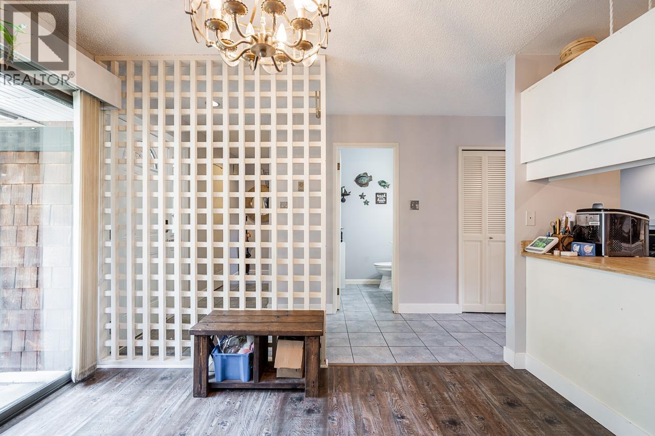 9963 Millburn Court, Burnaby, British Columbia  V3N 4M8 - Photo 6 - R3113567