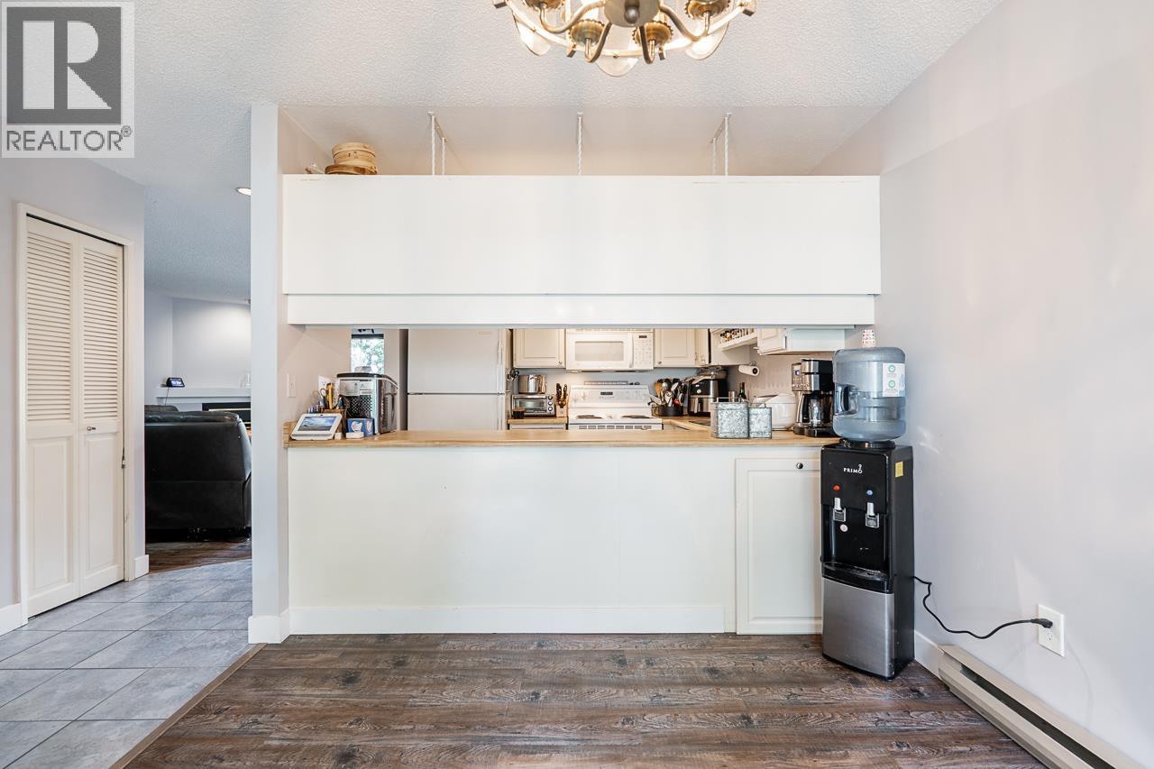 9963 Millburn Court, Burnaby, British Columbia  V3N 4M8 - Photo 7 - R3113567