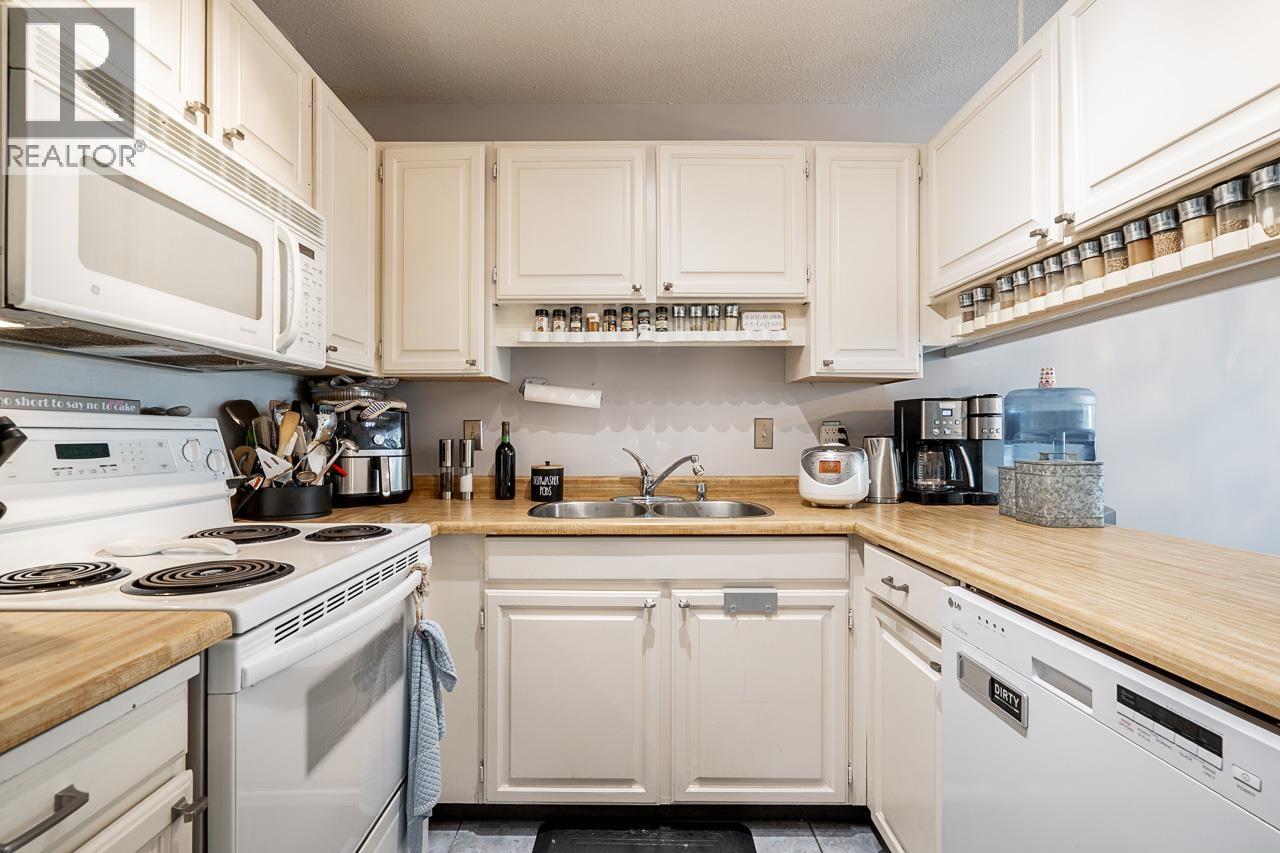 9963 Millburn Court, Burnaby, British Columbia  V3N 4M8 - Photo 8 - R3113567