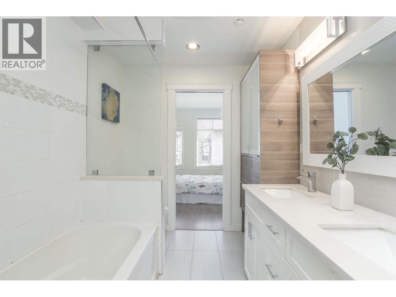 2836 E Kent South Avenue, Vancouver, British Columbia  V5S 4T4 - Photo 26 - R3113588