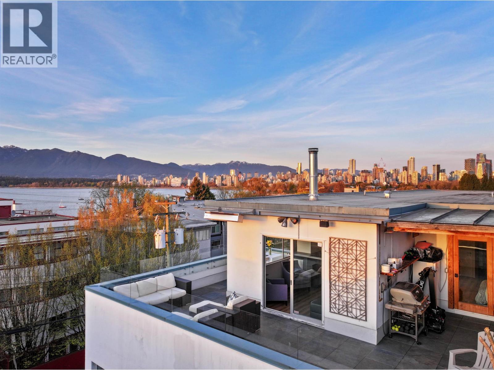 306 2469 Cornwall Avenue, Vancouver, British Columbia  V6K 1B9 - Photo 2 - R3113605