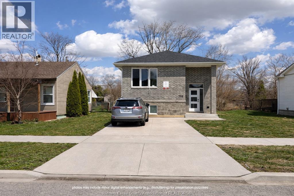 788 BRIDGE AVENUE, Windsor, Ontario