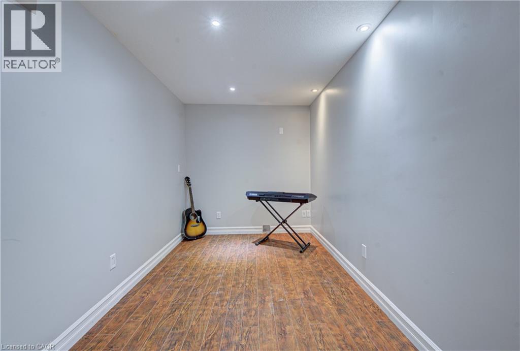 298 Ferndale Place, Waterloo, Ontario  N2J 3X9 - Photo 35 - 40818437