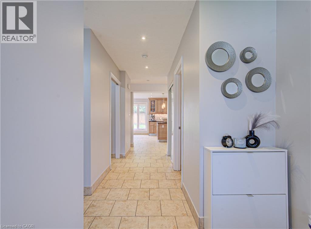 298 Ferndale Place, Waterloo, Ontario  N2J 3X9 - Photo 4 - 40818437