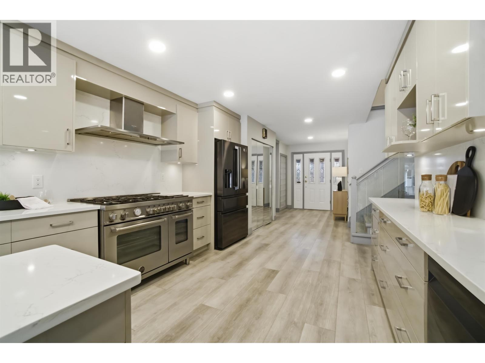 2271 Sorrento Drive, Coquitlam, British Columbia  V3K 6P4 - Photo 4 - R3113600