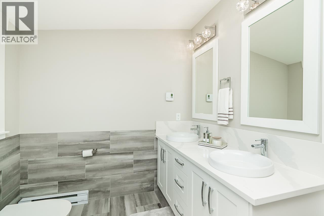 905 Edinburgh Street, New Westminster, British Columbia  V3M 2V2 - Photo 24 - R3113609