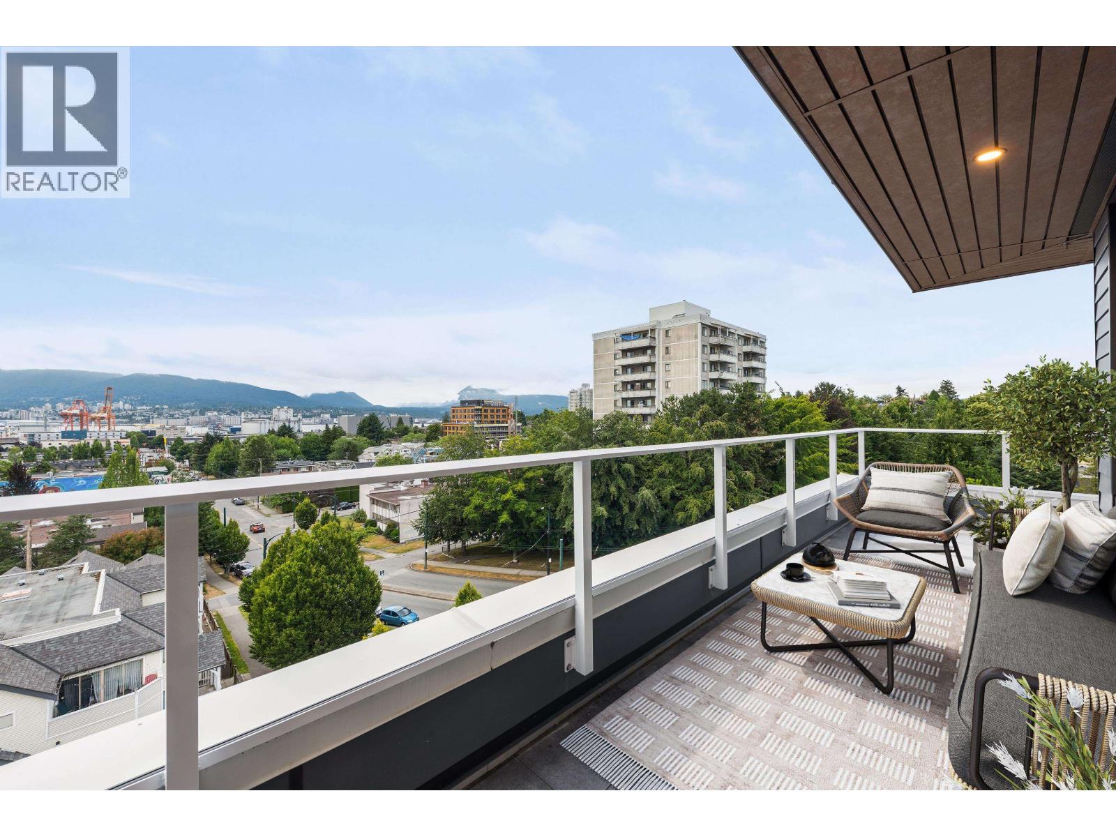 206 1680 Adanac Street, Vancouver, British Columbia  V5L 0E3 - Photo 3 - R3113623