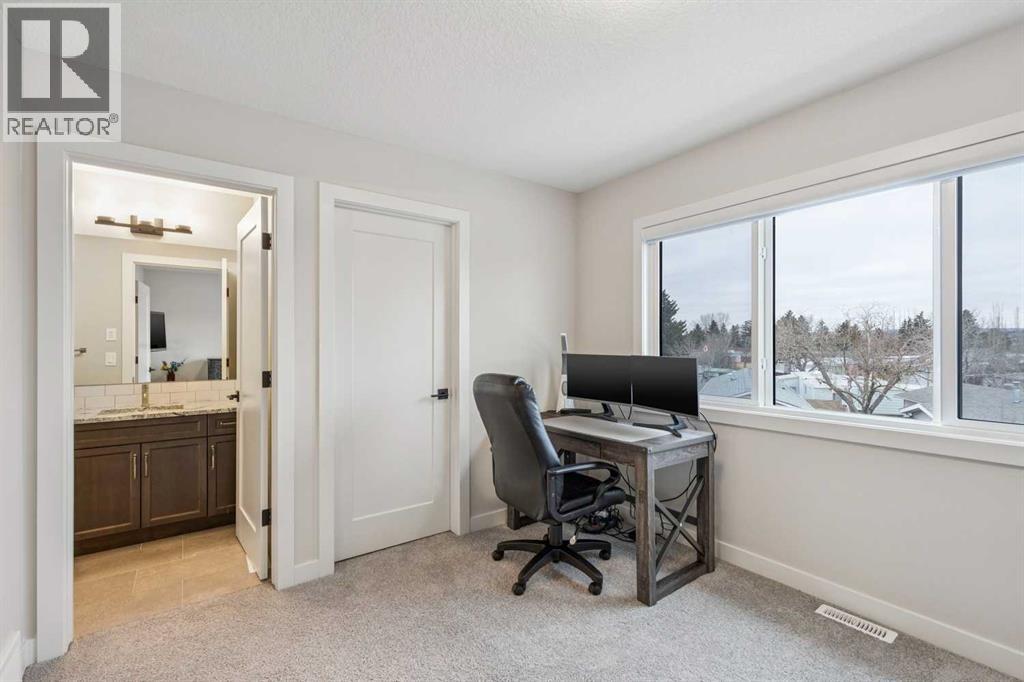 210, 81 Greenbriar Place NW, Calgary, Alberta  T3B 6J1 - Photo 24 - A2299988