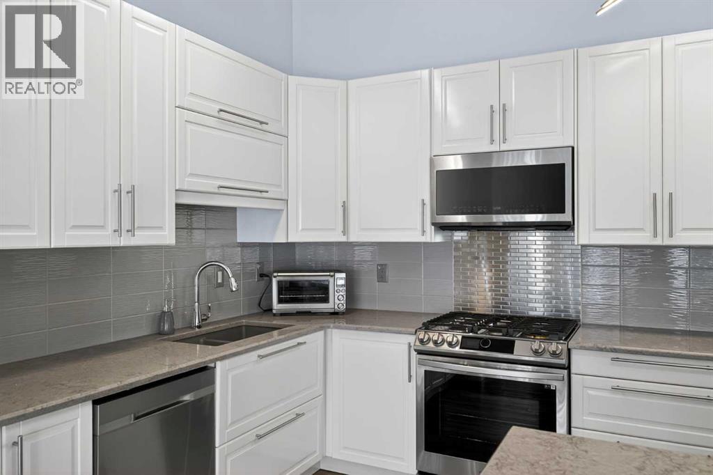 156 Sunlake Gardens Se, Calgary, Alberta  T2X 3G4 - Photo 12 - A2300206