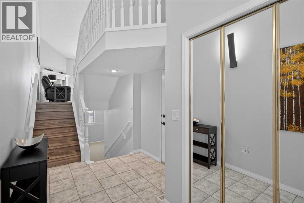 156 Sunlake Gardens Se, Calgary, Alberta  T2X 3G4 - Photo 4 - A2300206