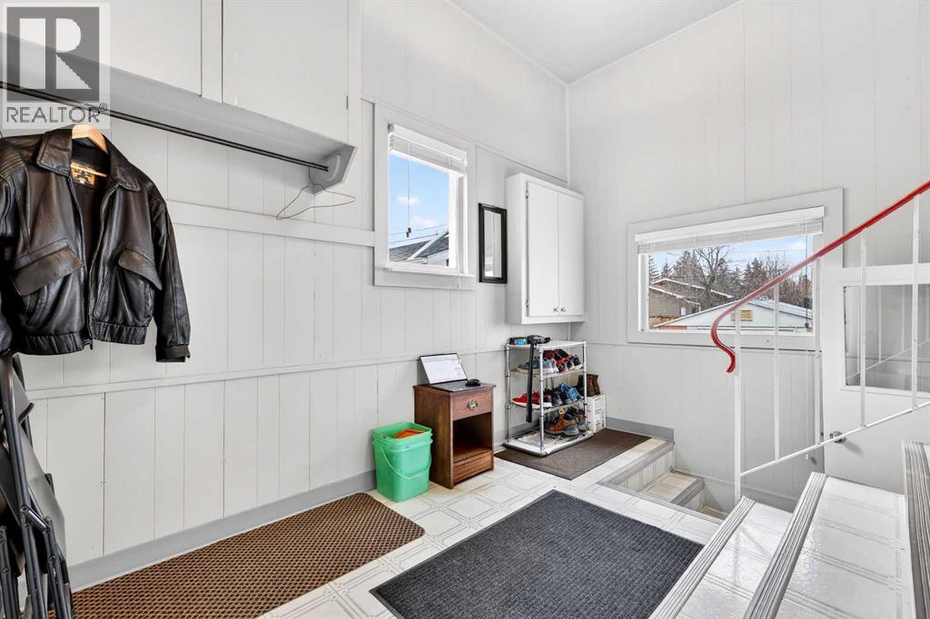 8715 36 Avenue NW, Calgary, Alberta  T3B 1W2 - Photo 32 - A2301311