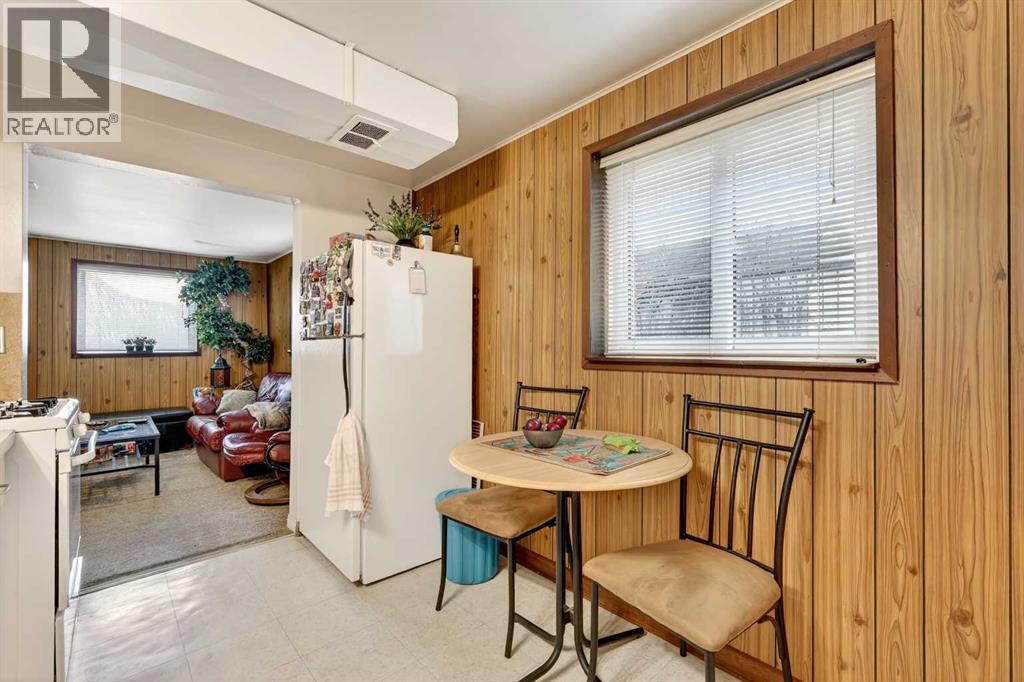 8715 36 Avenue NW, Calgary, Alberta  T3B 1W2 - Photo 39 - A2301311