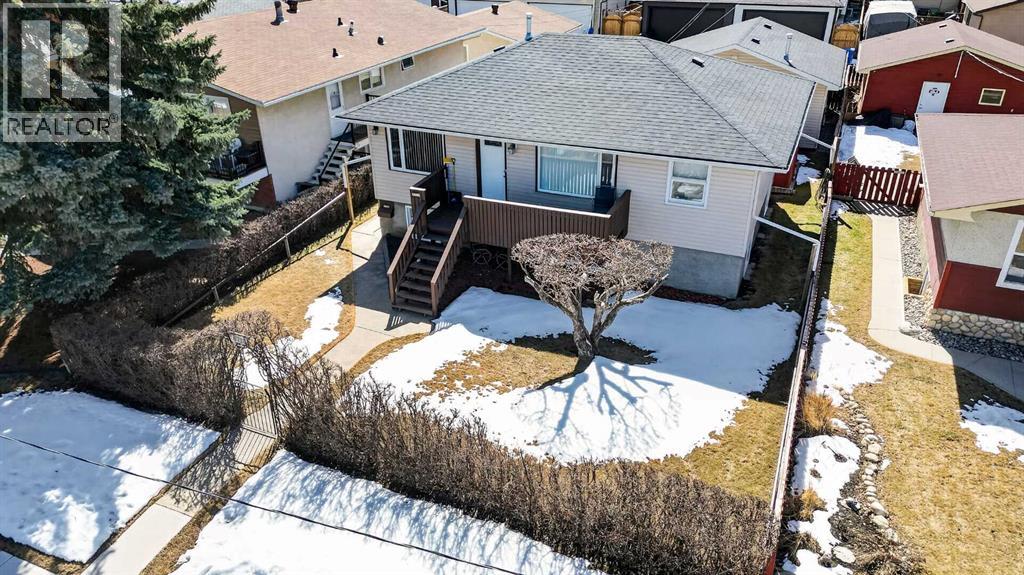 8715 36 Avenue NW, Calgary, Alberta  T3B 1W2 - Photo 2 - A2301311