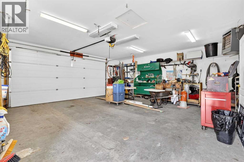 8715 36 Avenue NW, Calgary, Alberta  T3B 1W2 - Photo 49 - A2301311