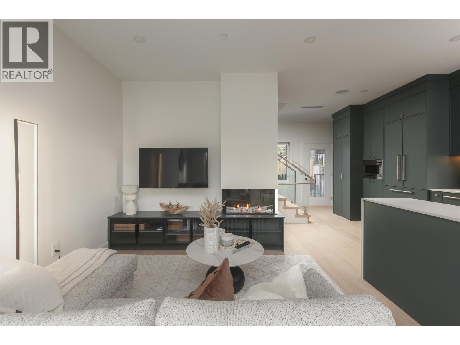 2 8508 East Boulevard, Vancouver, British Columbia  V6P 5E6 - Photo 5 - R3113504