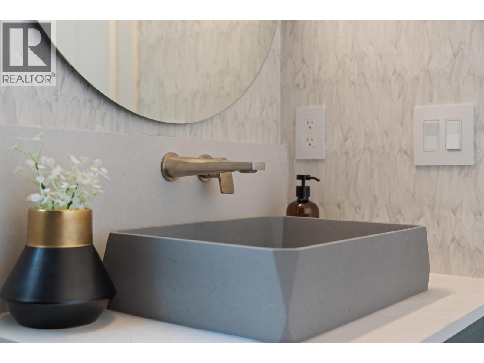 2 8508 East Boulevard, Vancouver, British Columbia  V6P 5E6 - Photo 9 - R3113504