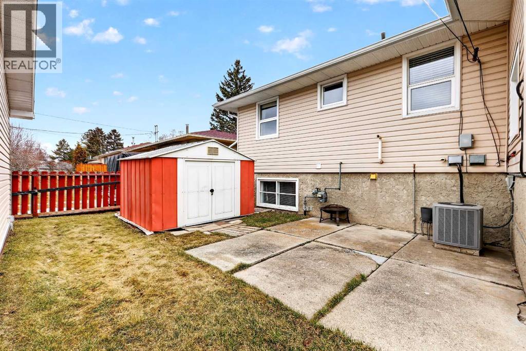 8715 36 Avenue NW, Calgary, Alberta  T3B 1W2 - Photo 46 - A2301311