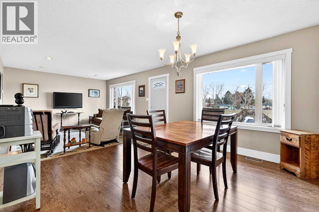 8715 36 Avenue NW, Calgary, Alberta  T3B 1W2 - Photo 21 - A2301311