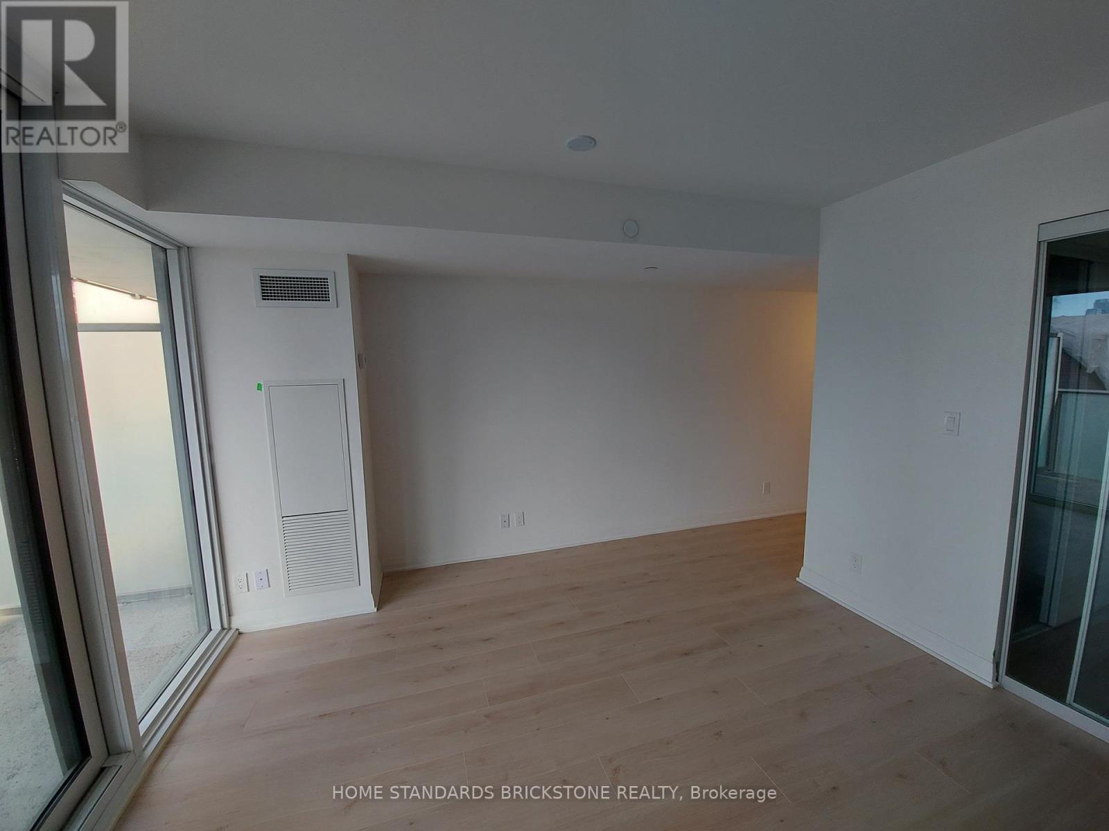 12/4215 - 1000 Portage Parkway, Vaughan, Ontario  L4K 0L1 - Photo 8 - N13022306