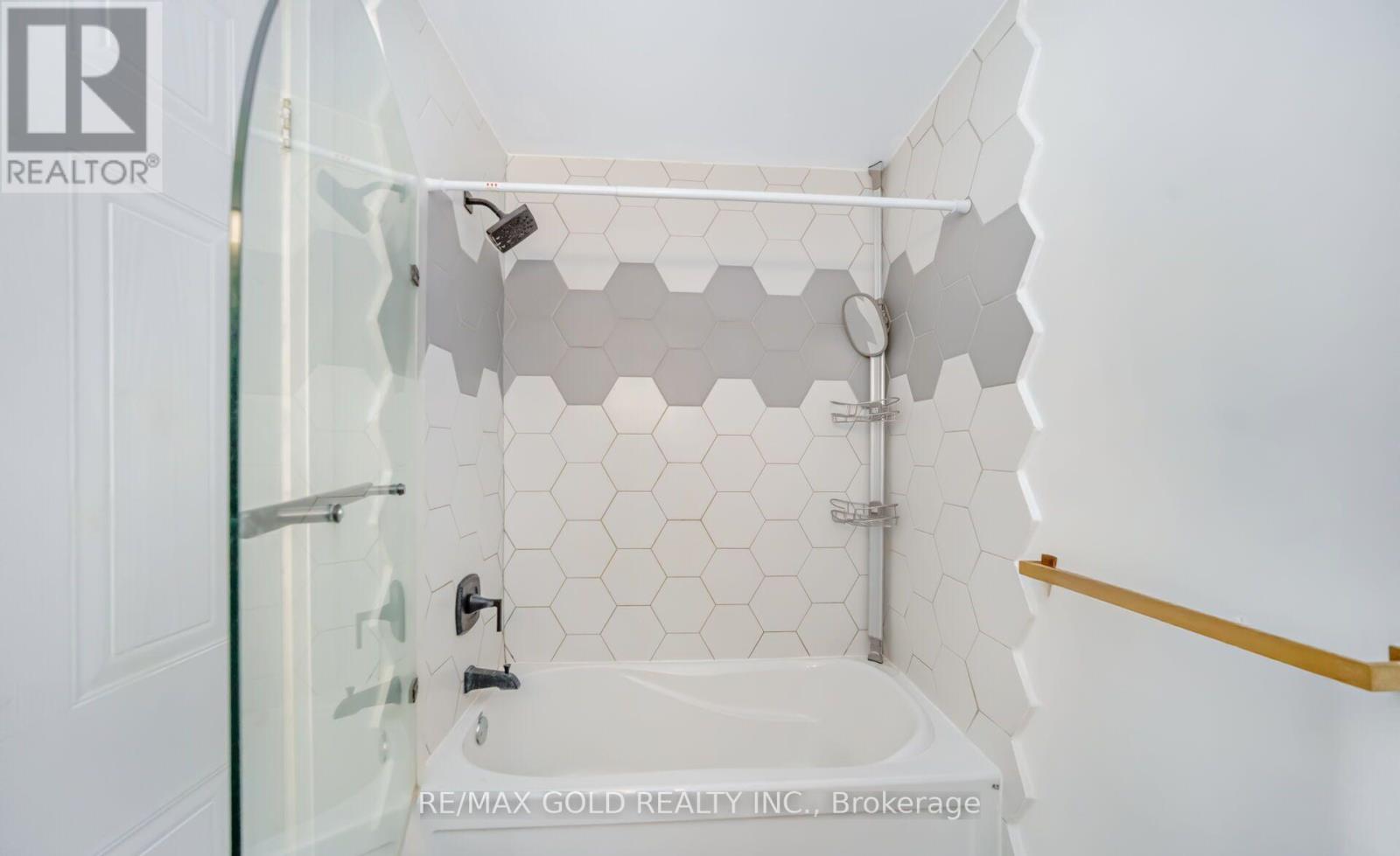 68 Benson Drive, Barrie, Ontario  L4N 7Y2 - Photo 19 - S13022340