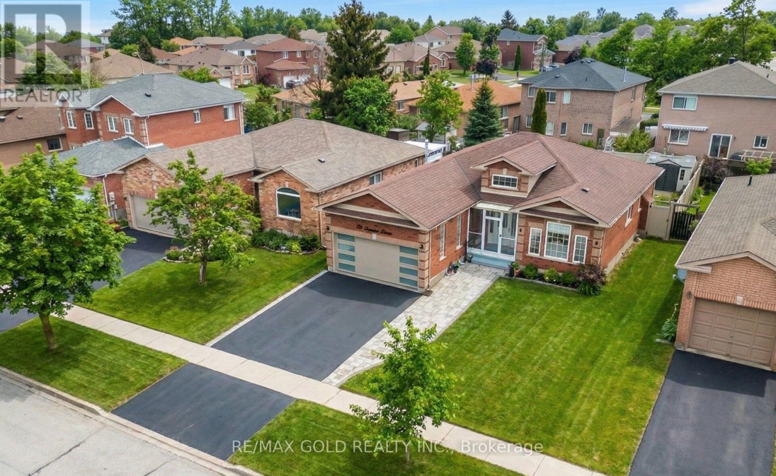 68 Benson Drive, Barrie, Ontario  L4N 7Y2 - Photo 3 - S13022340