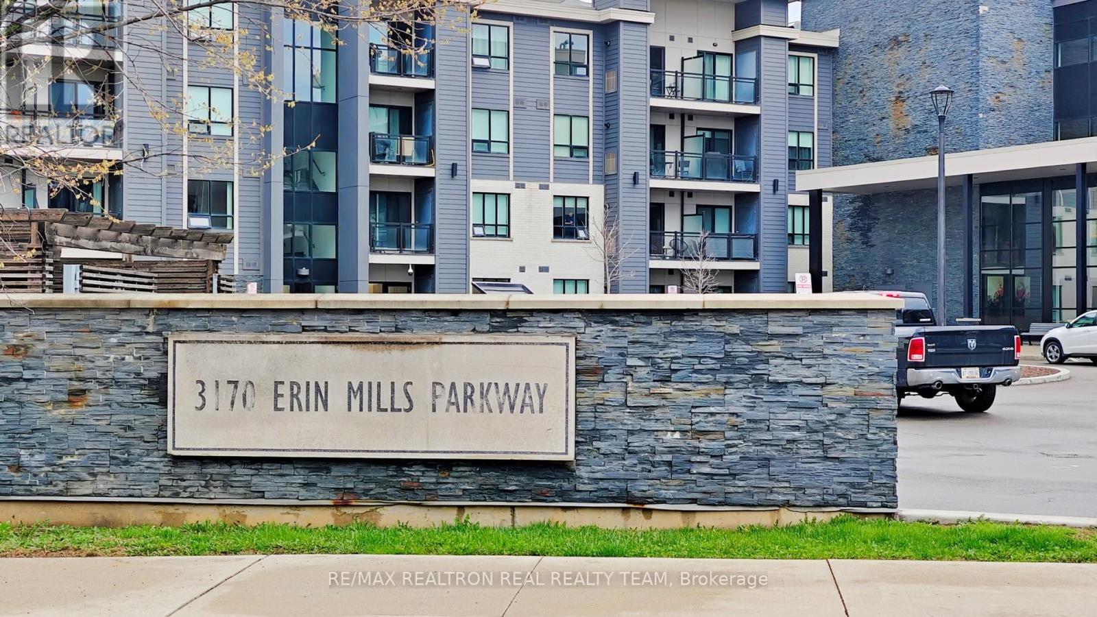 332 - 3170 Erin Mills Parkway, Mississauga (Erin Mills), Ontario  L5L 0B6 - Photo 3 - W13022272