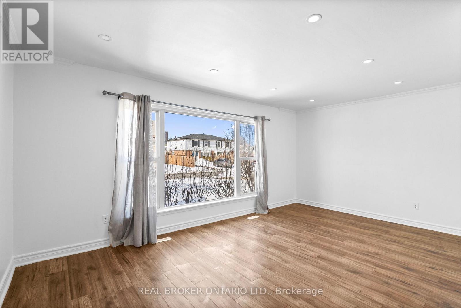 11 Cathcart Crescent, Brampton, Ontario  L6T 2A4 - Photo 4 - W13022296