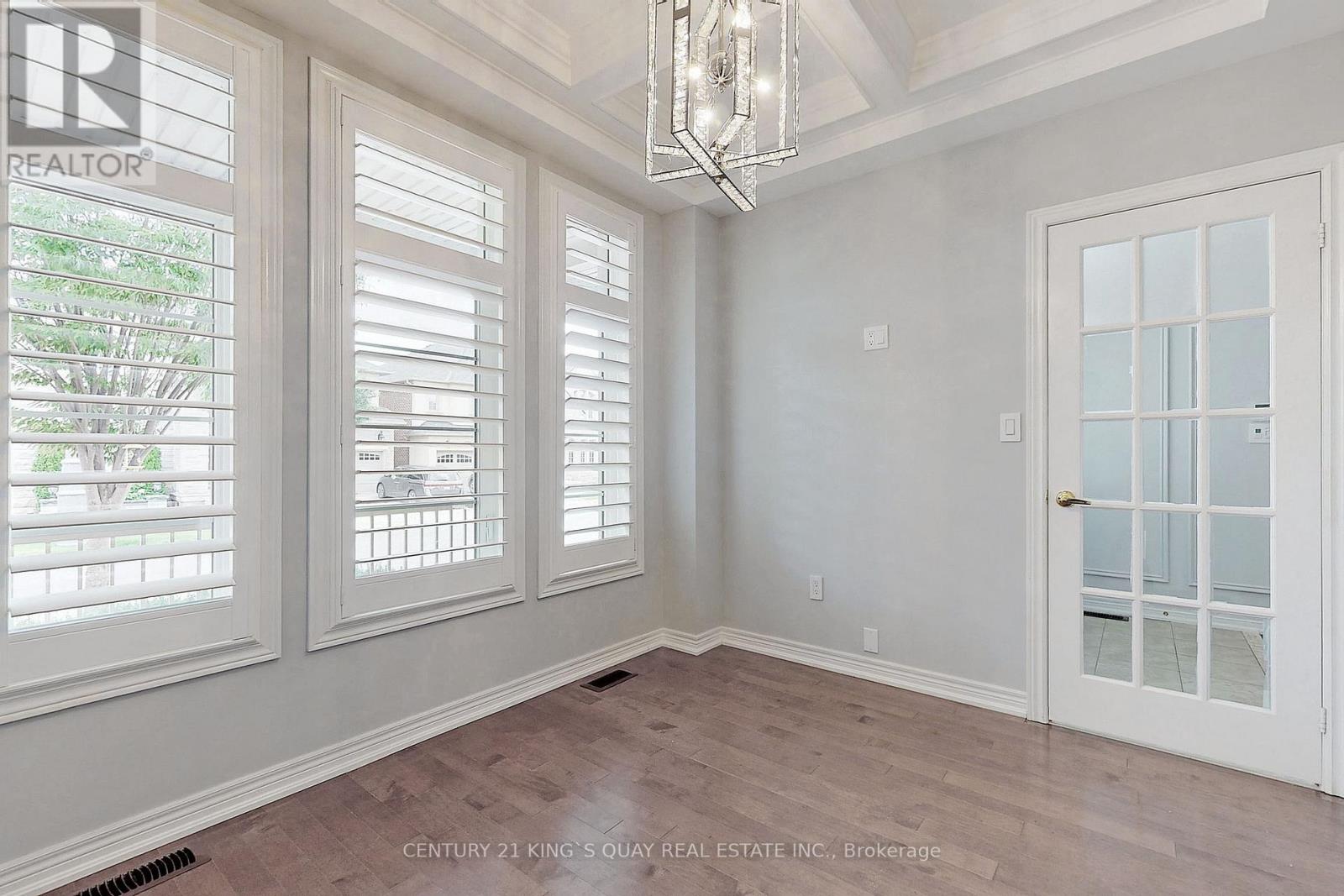 543 Bridgeview Road, Oakville, Ontario  L6M 0P3 - Photo 4 - W13022354