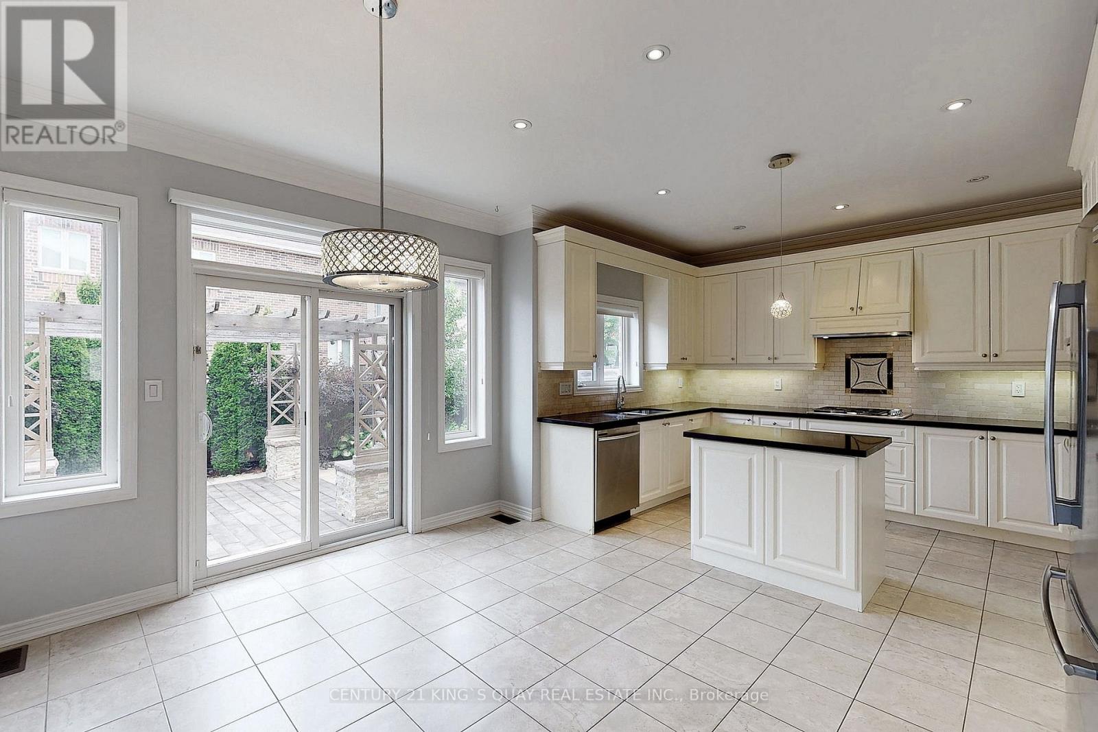 543 Bridgeview Road, Oakville, Ontario  L6M 0P3 - Photo 9 - W13022354